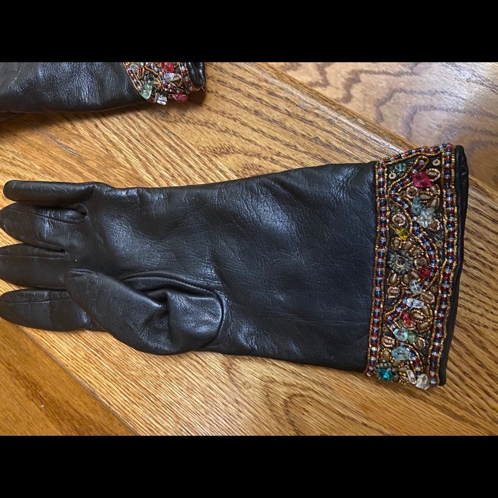 Vintage Embellished Black Leather Women's Gloves - Picture 4 of 8